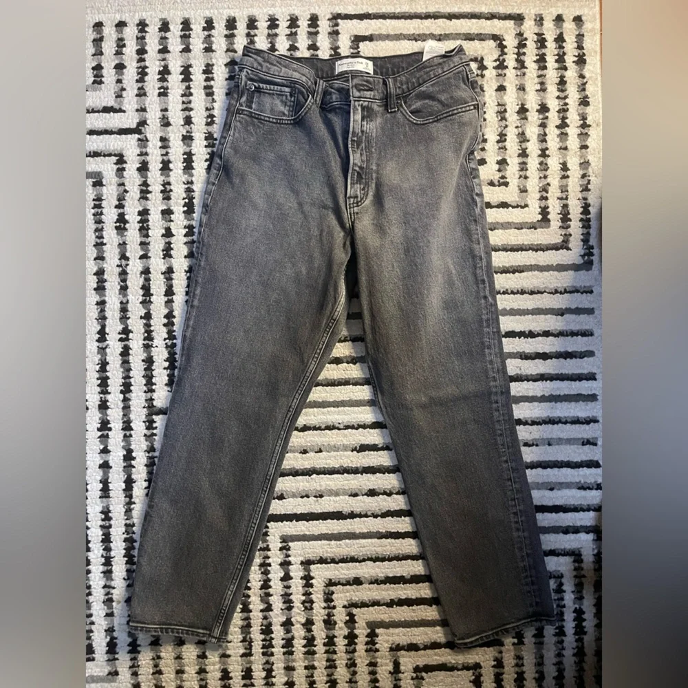 Abercrombie and Fitch the mom high rise jeans size 8 - Picture 1 of 3